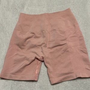 Alphalete Amplify Short Size S